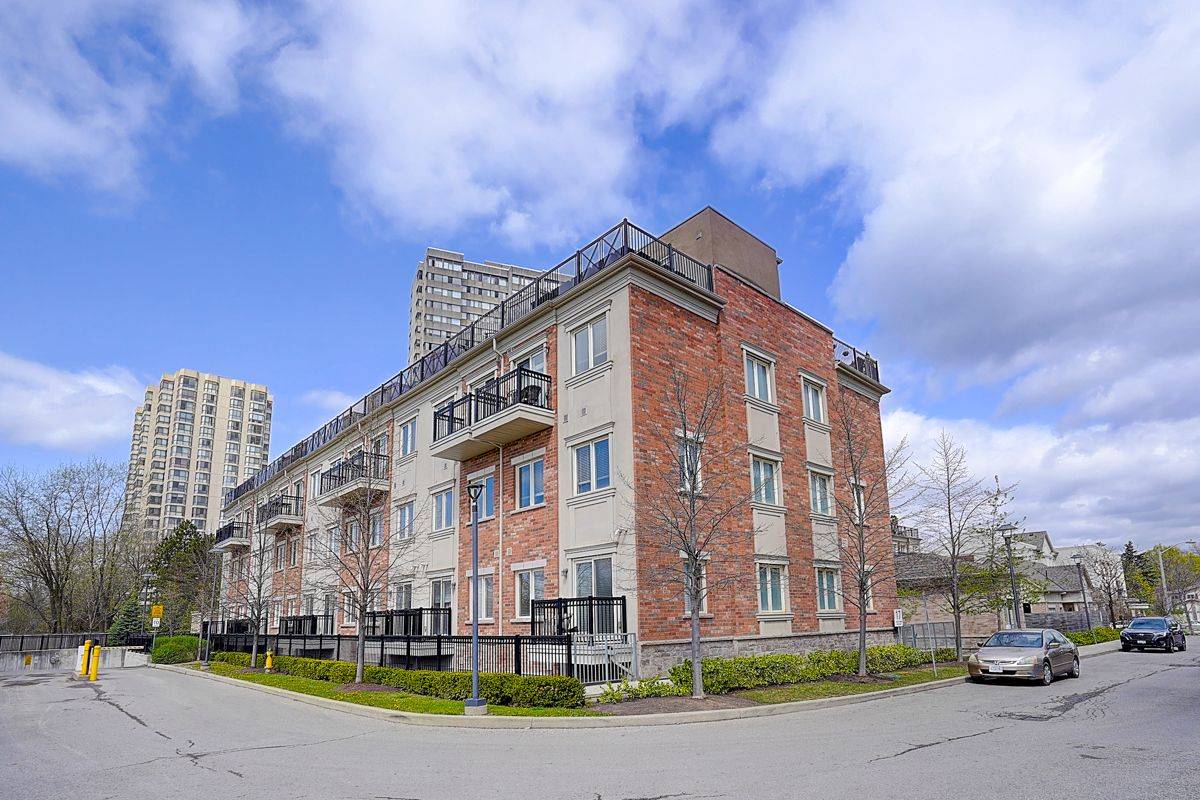 Toronto C07, ON M2R 0A5,17 Coneflower CRES #220