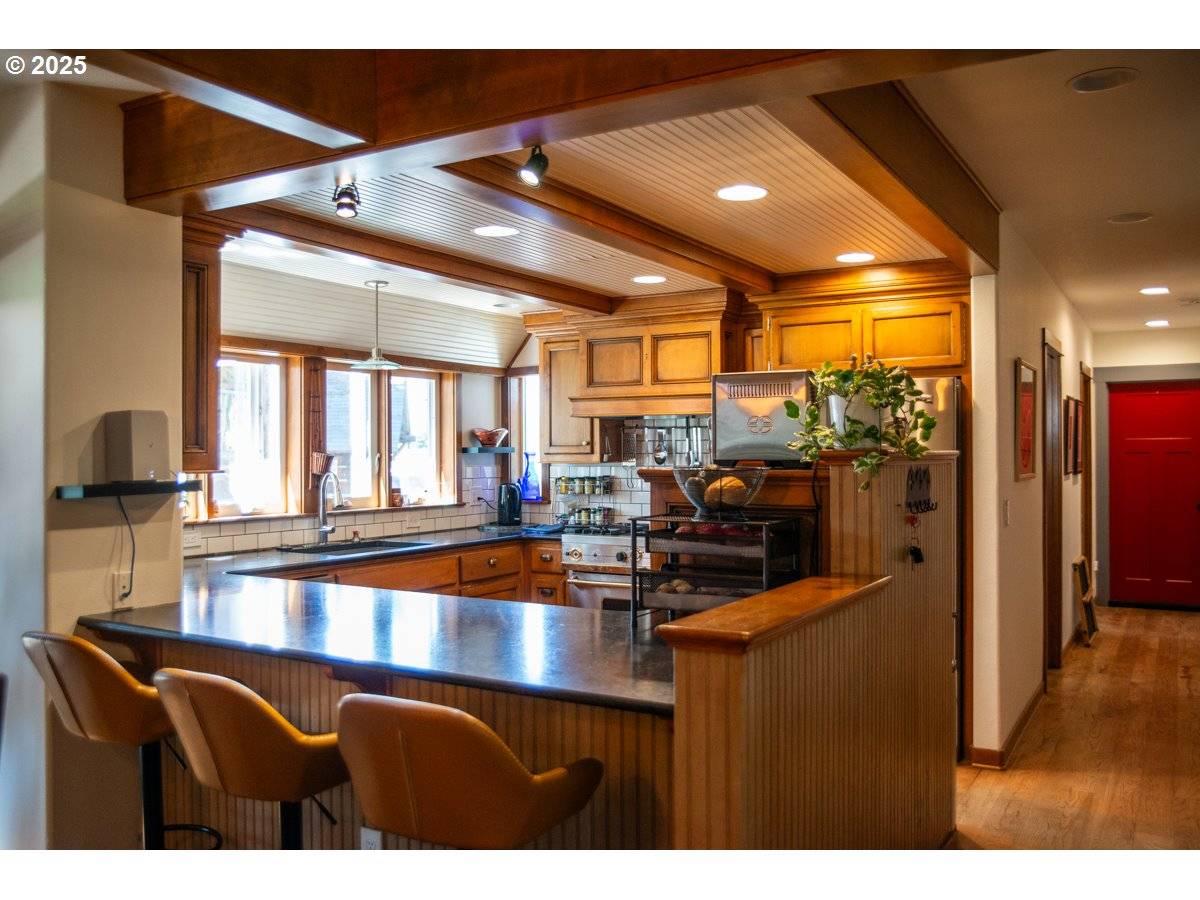Bend, OR 97701,62725 Eagle RD