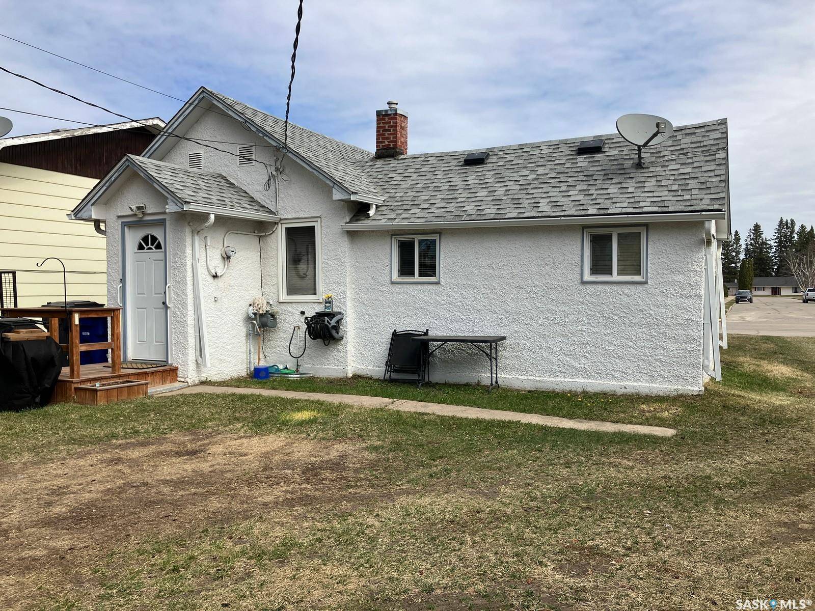 Nipawin, SK S0E 1E0,214 2nd STREET E