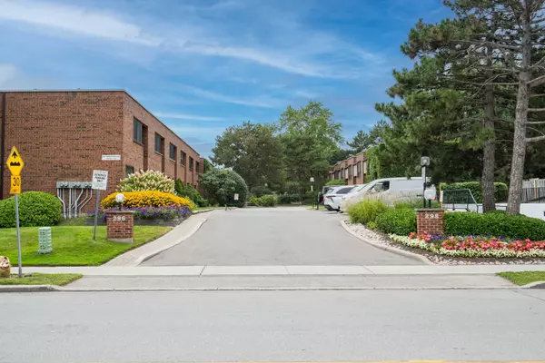 296 Torresdale AVE #17,  Toronto C07,  ON M2R 3N3