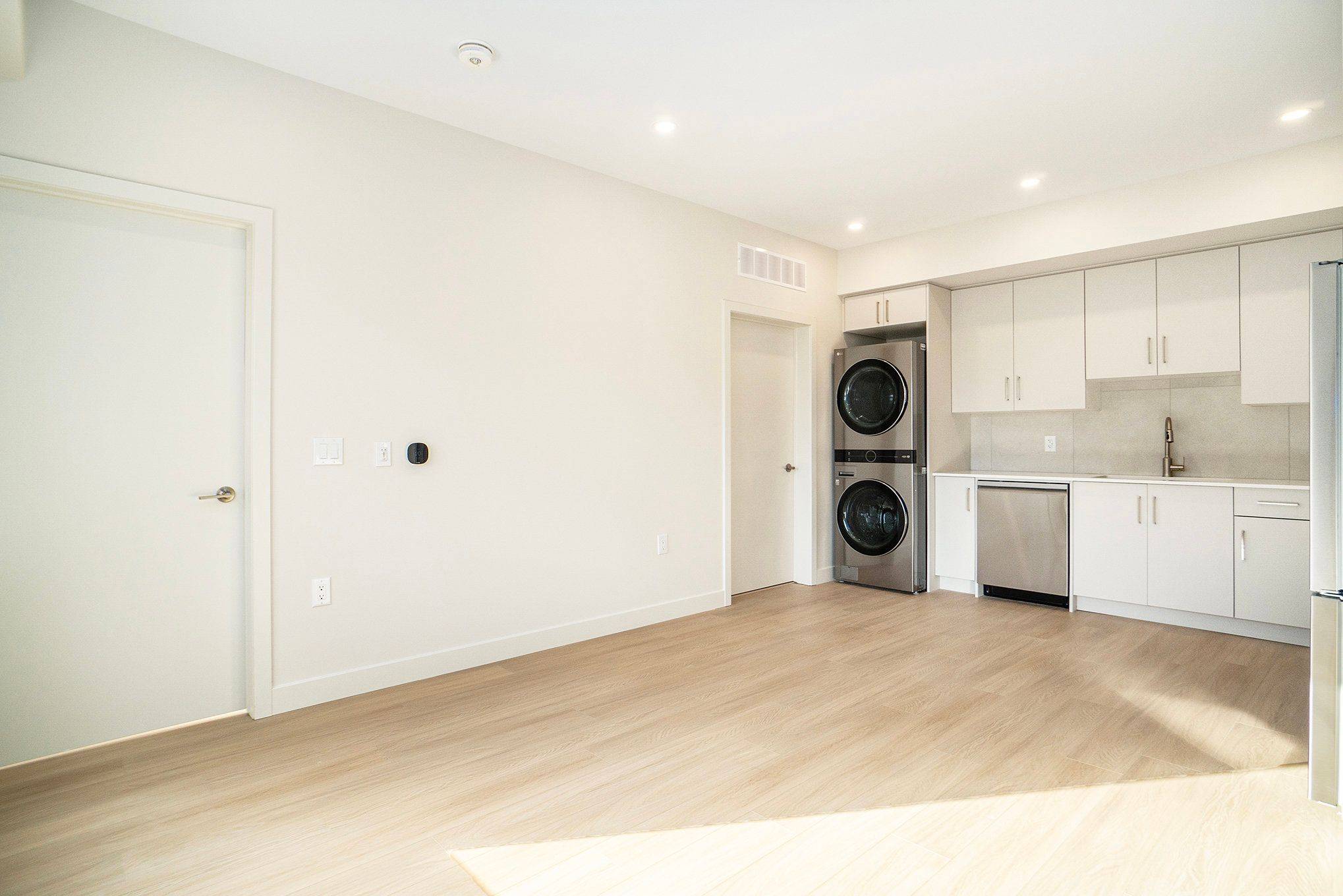 Vanier And Kingsview Park, ON K1L 7Z4,158 Laval ST #4