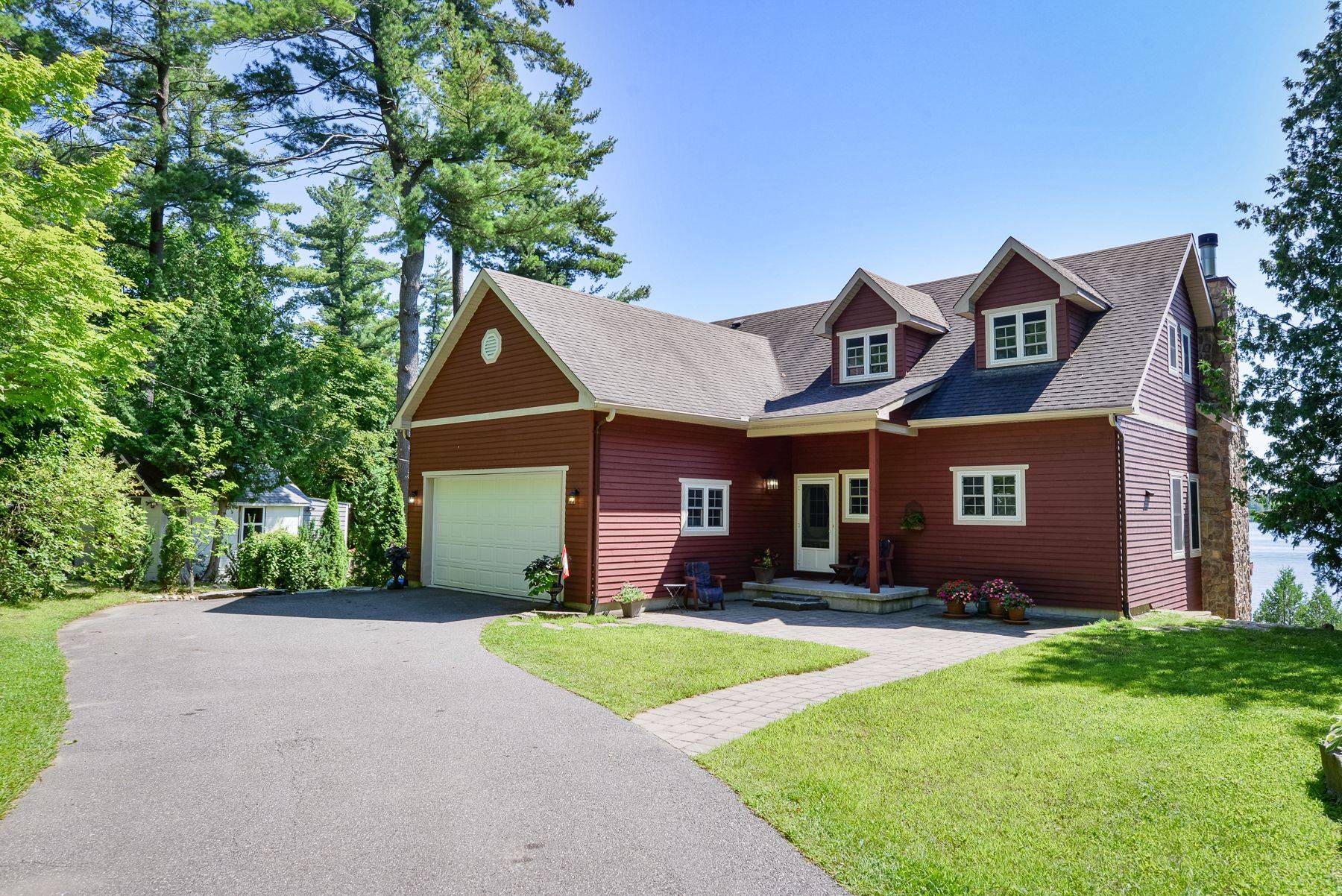 Gravenhurst, ON P1P 1R2,1180 PARKERS POINT RD