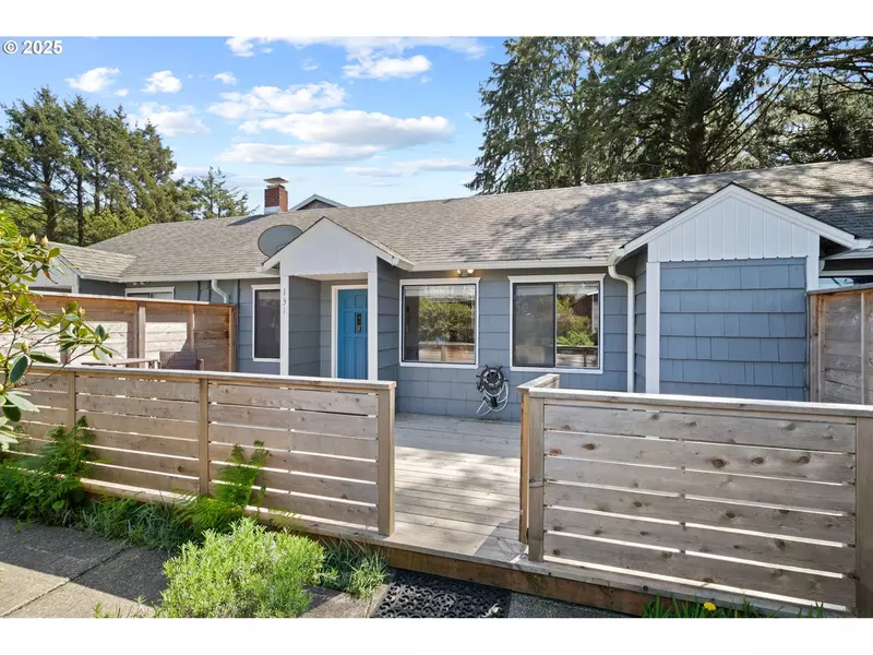 131 BRALLIER RD #3, Cannon Beach, OR 97110