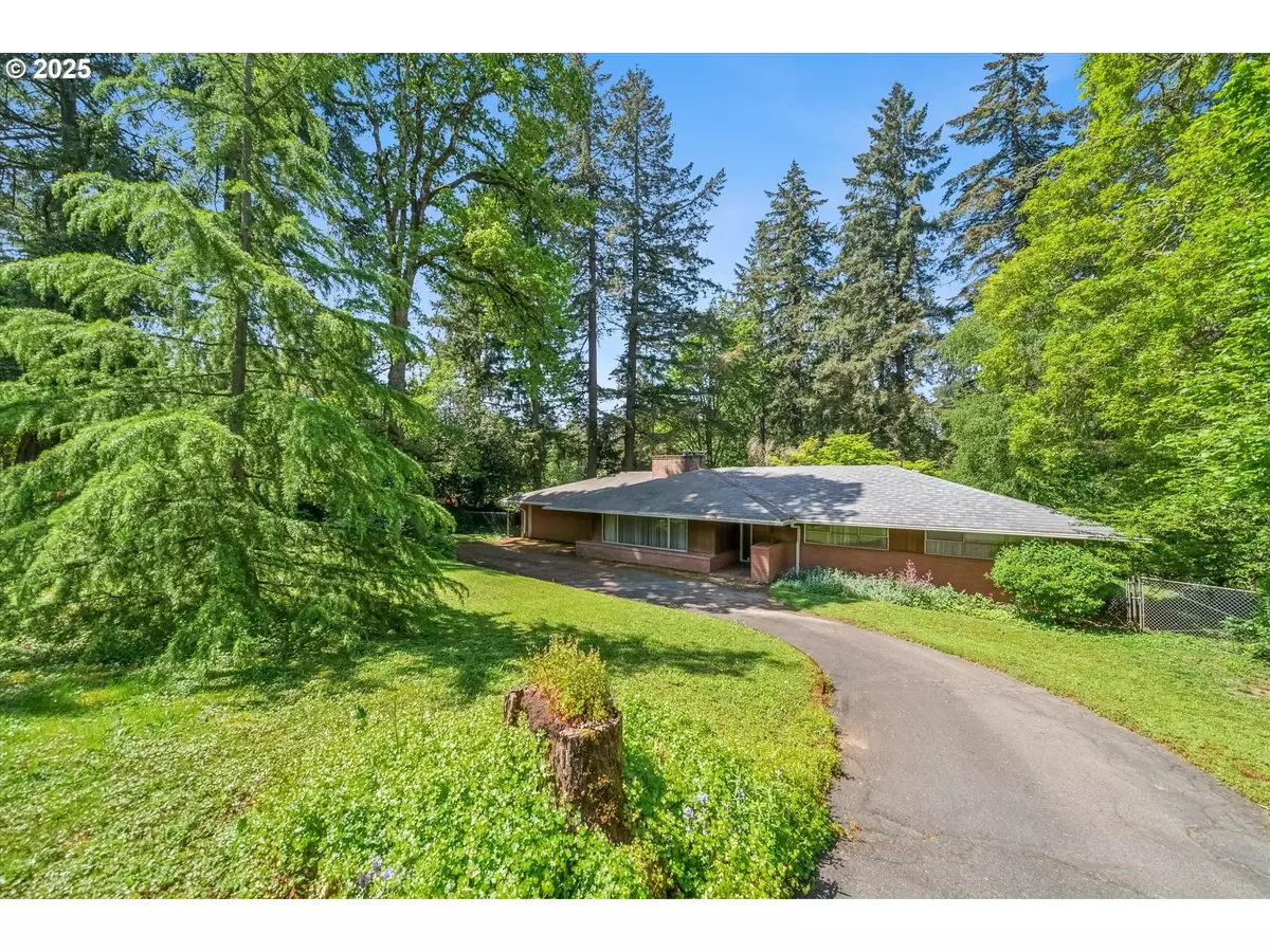 Lake Oswego, OR 97034,18011 Kelok RD
