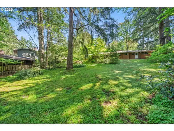Lake Oswego, OR 97034,18011 Kelok RD