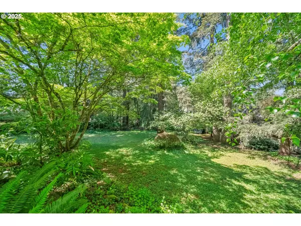 Lake Oswego, OR 97034,18011 Kelok RD