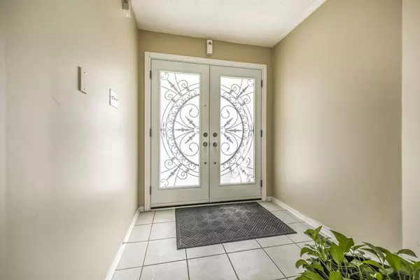 Brampton, ON L6R 3A8,36 Field Thistle DR