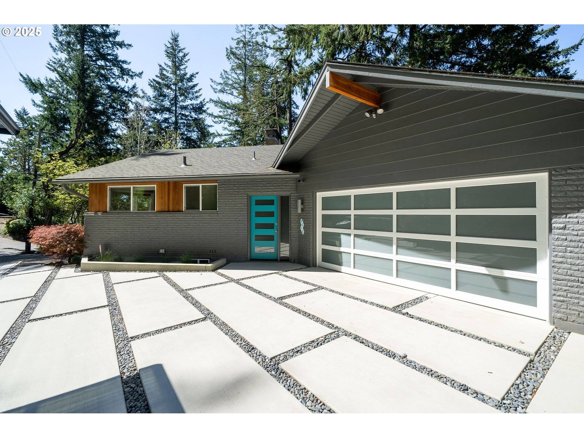 Portland, OR 97239,4215 SW CHESAPEAK AVE