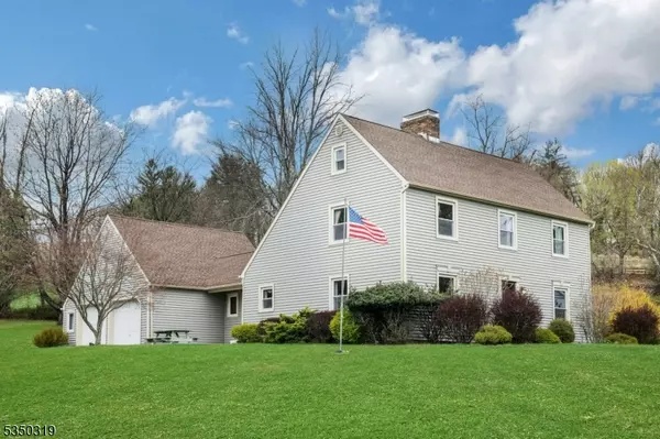 7 Frog Hollow Rd, Washington Twp., NJ 07853