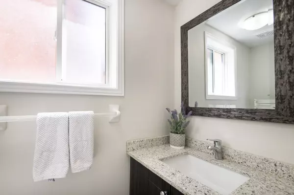 Burlington, ON L7L 6R1,1801 Creek WAY