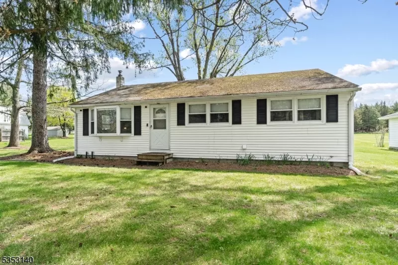 175 Pequest Dr, White Twp., NJ 07823