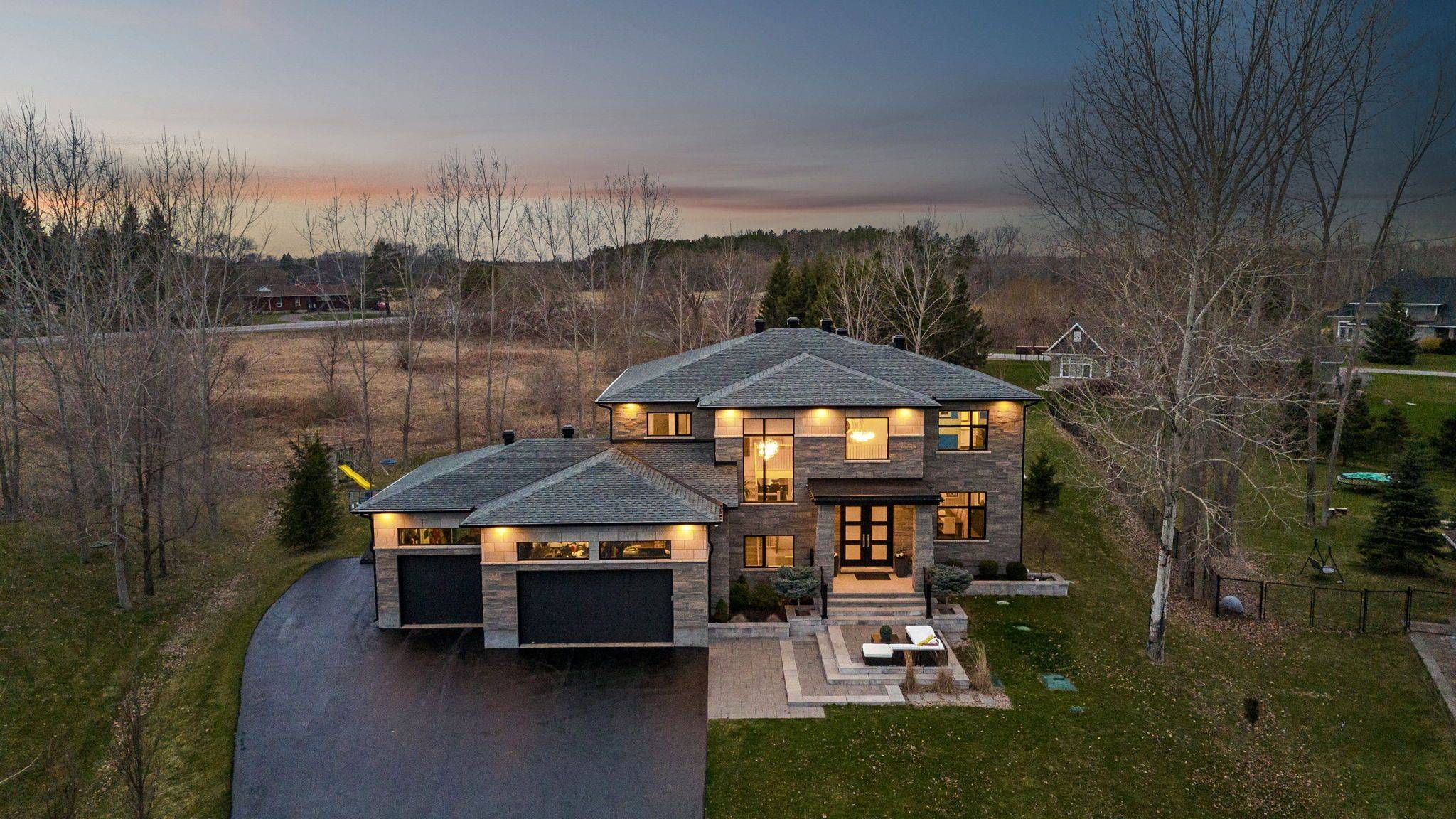 Manotick - Kars - Rideau Twp And Area, ON K4M 0E3,532 LEIMERK CT