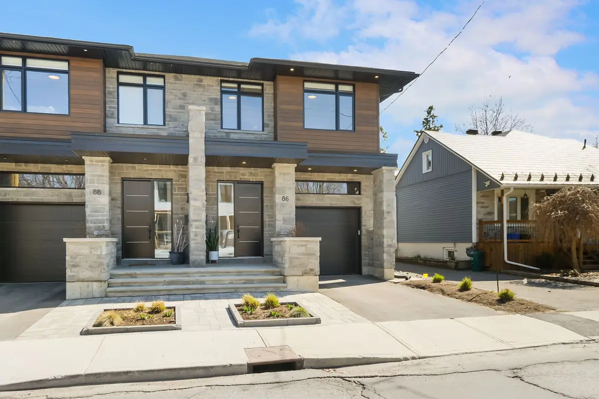 Overbrook - Castleheights And Area, ON K1K 1X7,86 Queen Mary ST