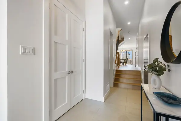 Overbrook - Castleheights And Area, ON K1K 1X7,86 Queen Mary ST