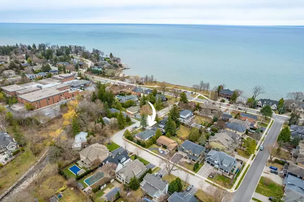 Burlington, ON L7N 1T8,212 Brookfield AVE