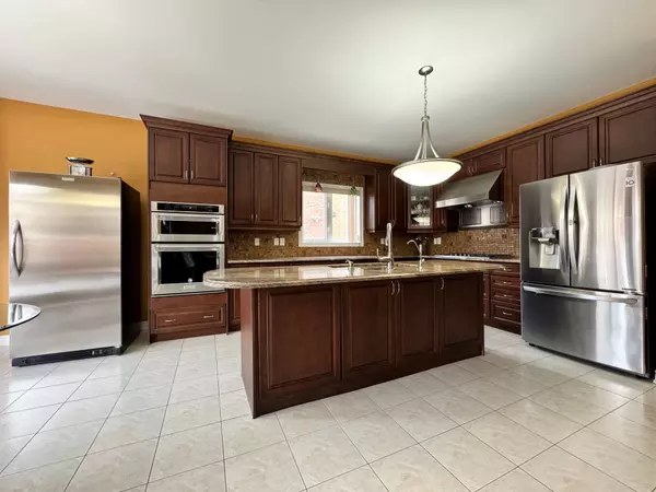 Brampton, ON L6P 2E1,29 Lynnvalley CRES