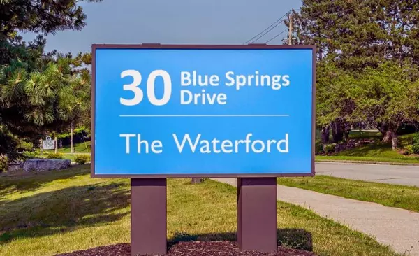 Waterloo, ON N2J 4T2,30 Blue Springs DR #411