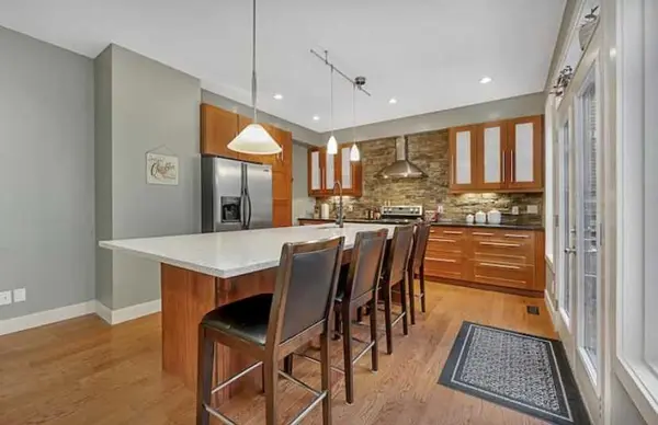 Calgary, AB T3E 2E5,1918 27 ST SW #2