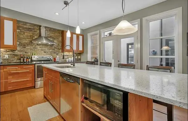 Calgary, AB T3E 2E5,1918 27 ST SW #2