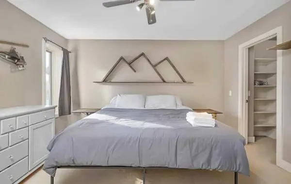 Calgary, AB T3E 2E5,1918 27 ST SW #2