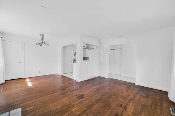 London South, ON N5Z 3A8,442 Scenic DR