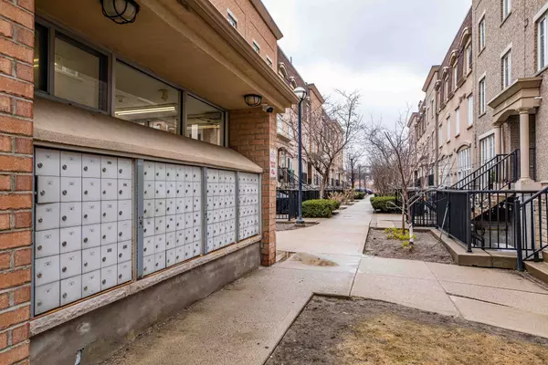 Toronto C01, ON M6K 3N9,30 Western Battery RD #318