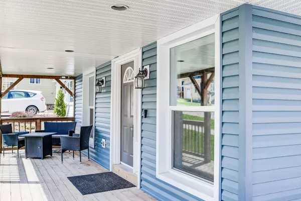Mapleton, ON N0G 1P0,30 Wellington ST S