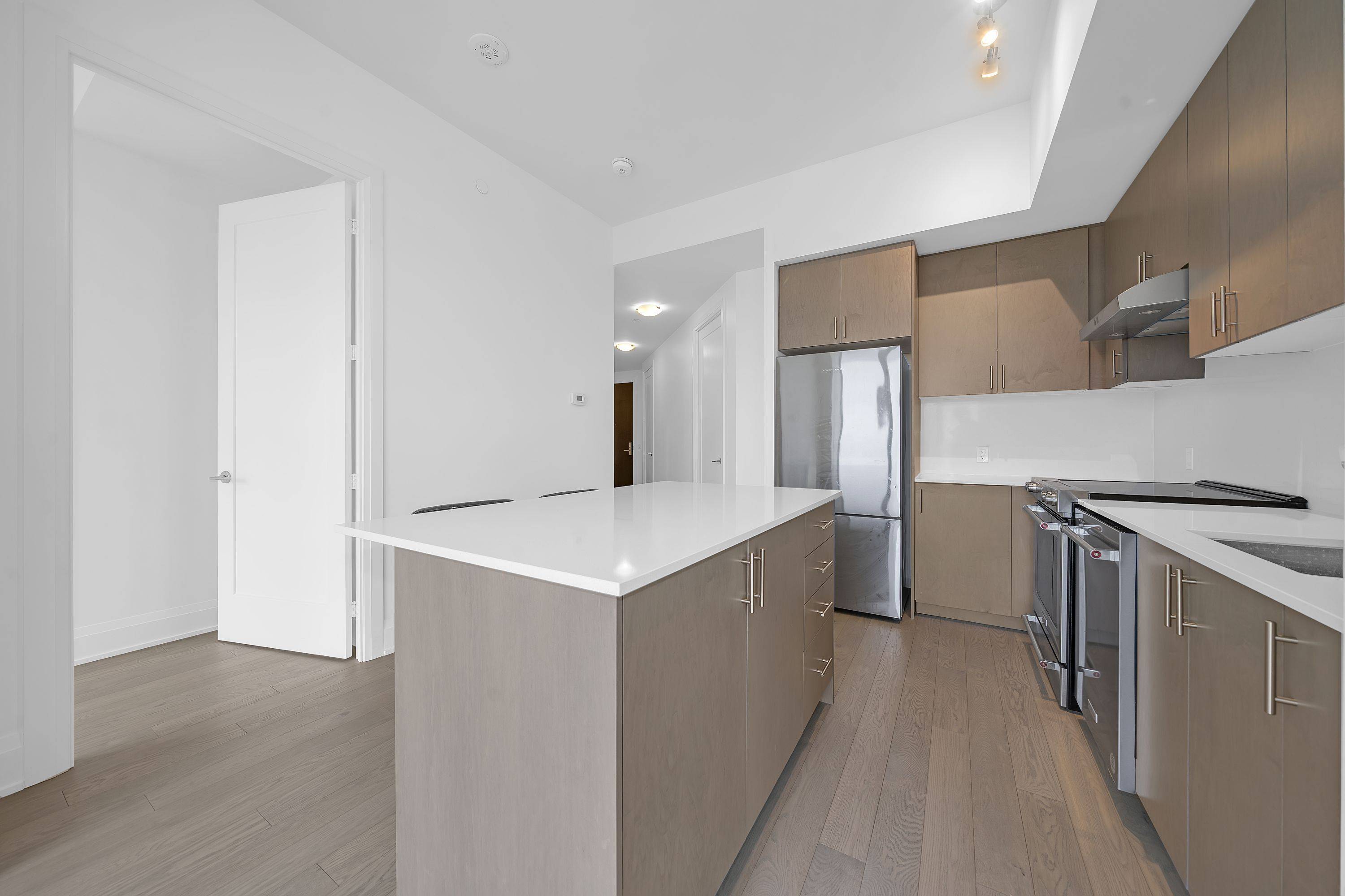 Vaughan, ON L4K 0M6,9000 Jane ST #PH106