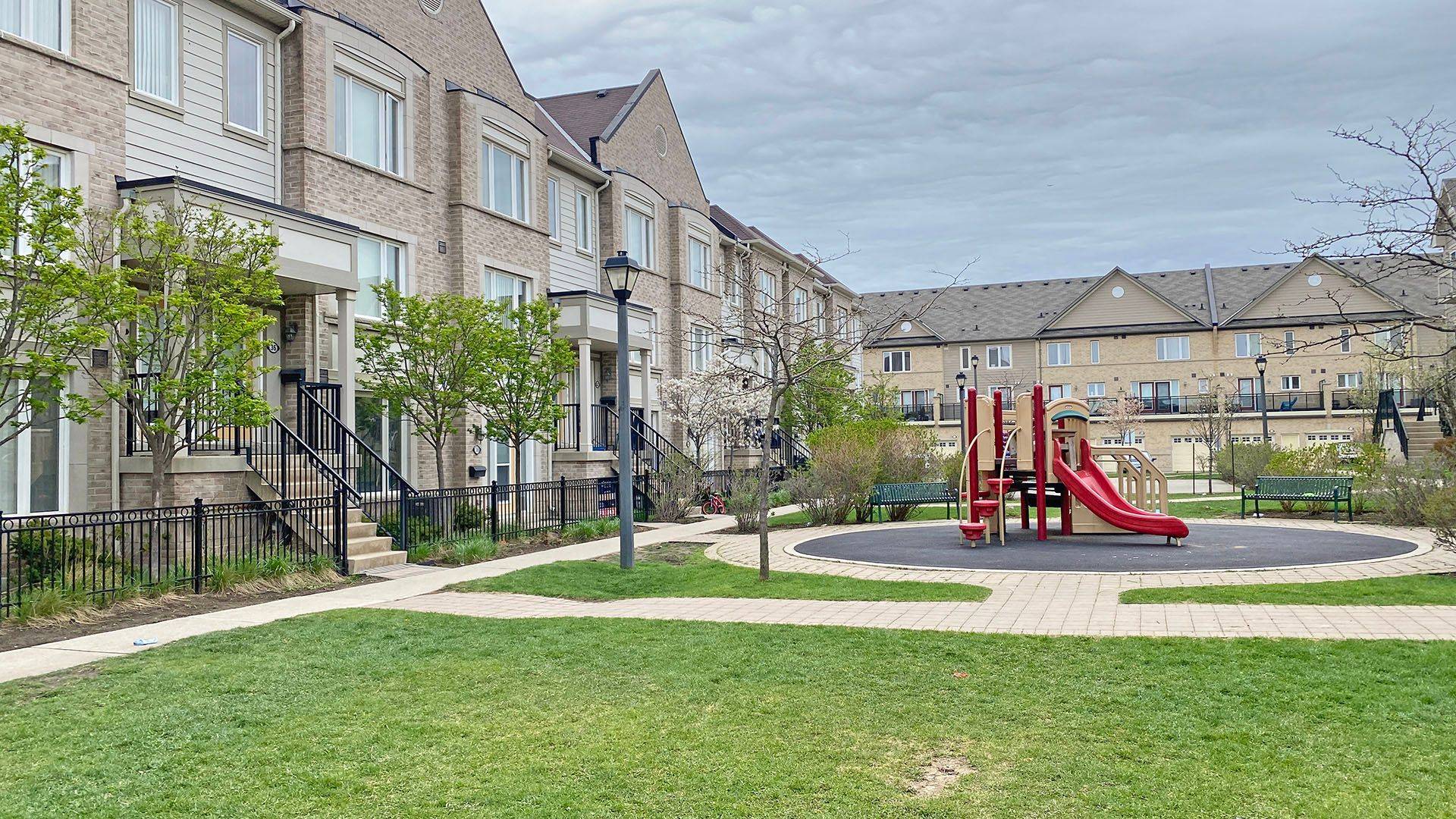 Mississauga, ON L5M 0S4,2891 Rio CT #38