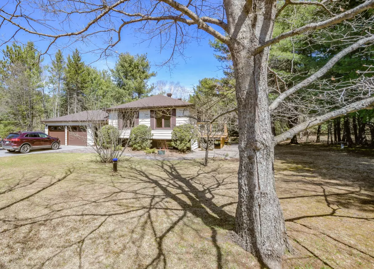 Hastings Highlands, ON K0L 1C0,30 John ST