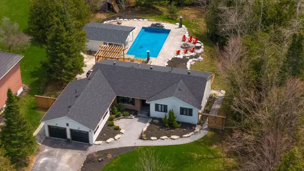 7 Jodies LN, Springwater, ON L0L 1X1
