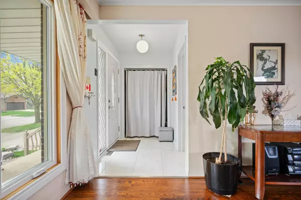 Mississauga, ON L4X 1C9,1459 Venta AVE