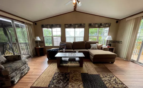 Gravenhurst, ON P0E 1G0,1336 SOUTH MORRISON LAKE RD #20 Maple Ridge