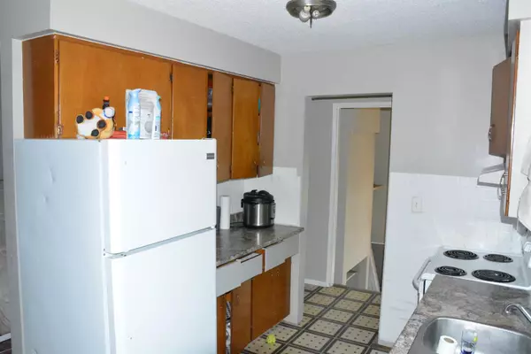 Peace River, AB T8S1K5,10333 110 AVE