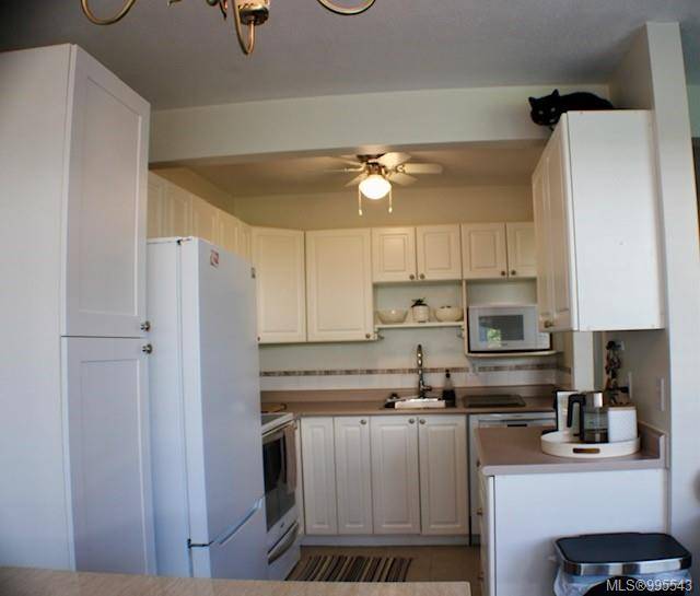 Courtenay, BC V9N 7B2,2160 Hawk Dr #2