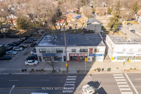 Toronto W08, ON M9A 1B8,5000 Dundas ST W
