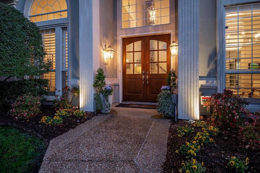 5028 Albany Drive, Plano, TX 75093