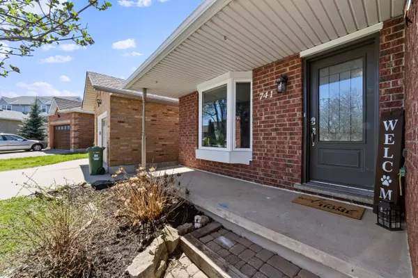 Hamilton, ON L8W 3V2,741 Acadia DR