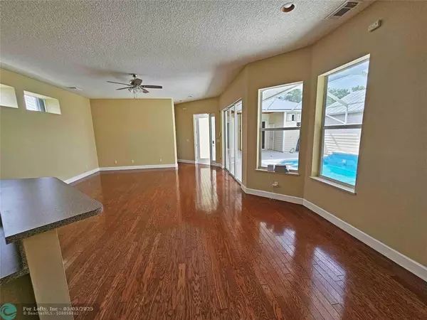 Port St Lucie, FL 34983,532 NE Canoe Park Cir