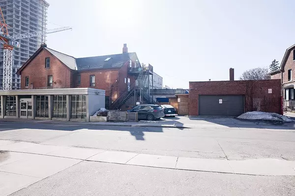 Toronto W02, ON M6H 1N1,1156 Bloor ST W