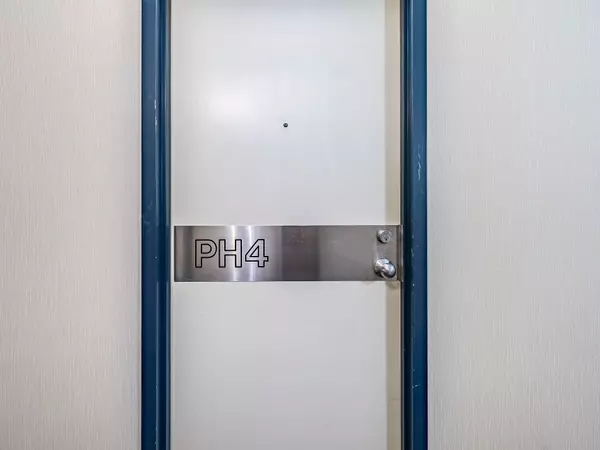 Toronto E08, ON M1K 5J8,2466 Eglinton AVE E #Ph4