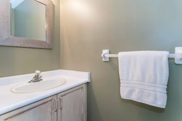 Springwater, ON L0L 1P0,14 Glenview AVE