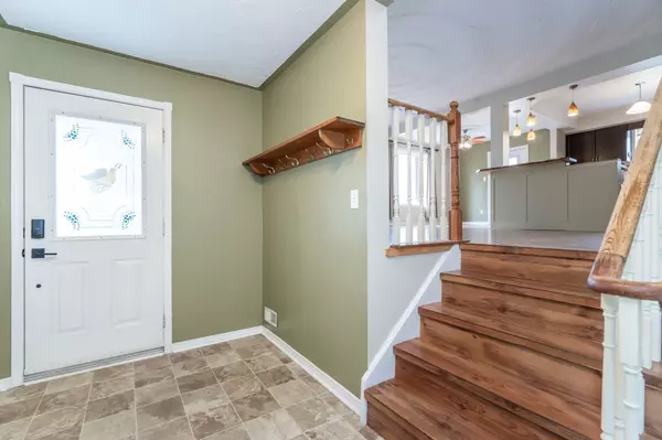 Springwater, ON L0L 1P0,14 Glenview AVE