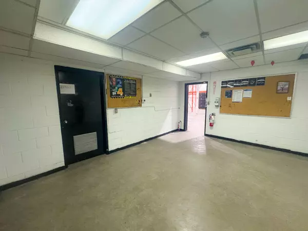 London South, ON N6E 1R3,980 Adelaide ST S #4-5