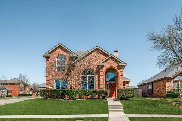 1116 Creekbluff Drive,  Carrollton,  TX 75010