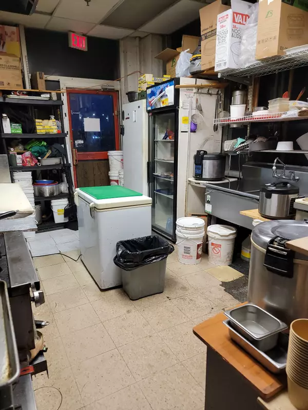 Mississauga, ON L4W 5G6,1550 South Gateway RD #1A
