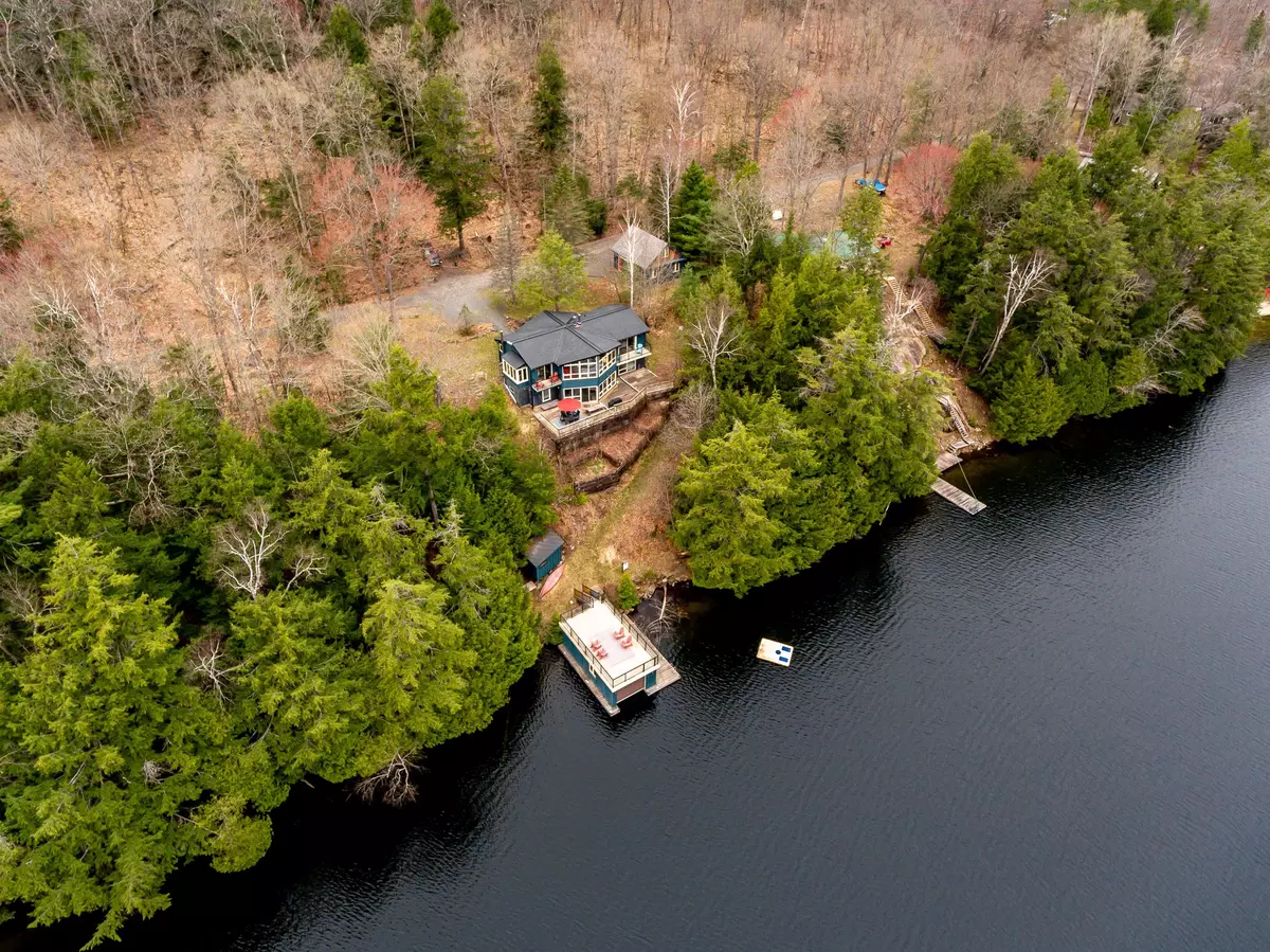 Muskoka Lakes, ON P0B 1M0,1063 Lakeview RD