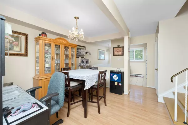 Pickering, ON L1V 3E2,1945 Denmar RD N #9