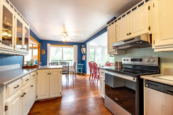 Muskoka Lakes, ON P0B 1M0,1063 Lakeview RD