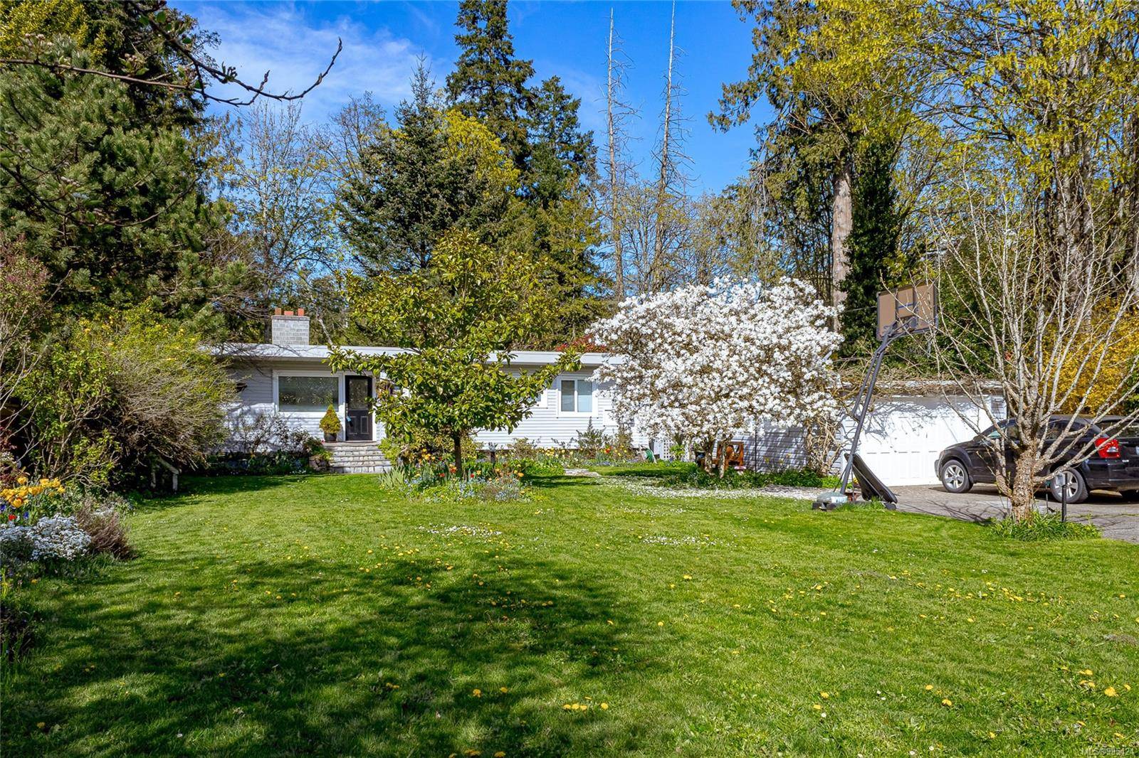 Langford, BC V9B 3L2,2577 Selwyn Rd